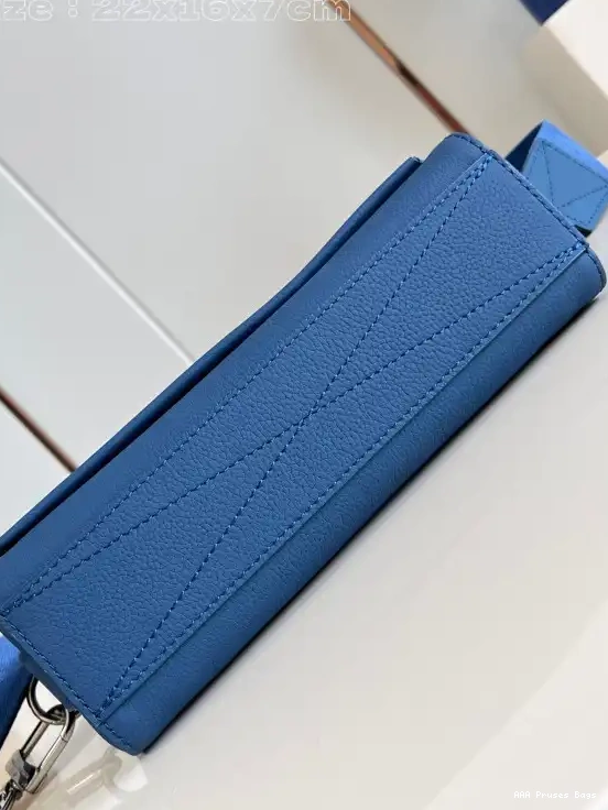 AAA Replica Ru Messenger PM-22*16.5*7CM Takeoff LOUIS VUITTON 0620